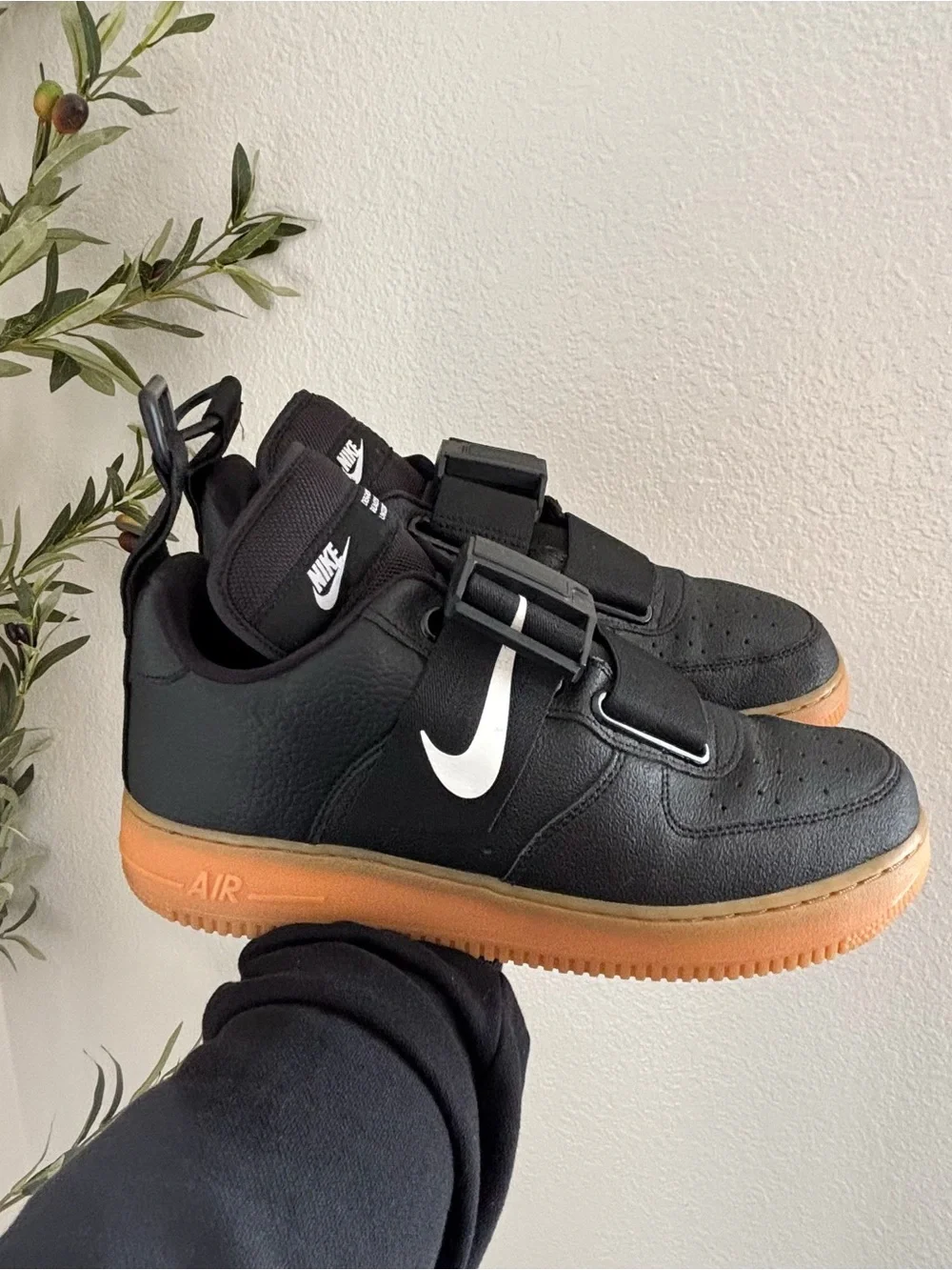Nike Men’s Black & Gum Air Force 1 Utility Black 9